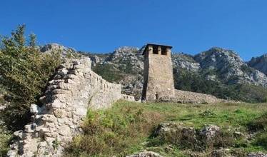 Развалины древней крепости в Албании
