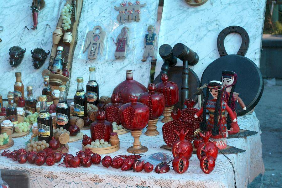 Армянское вино - "горячий" сувенир, который можно подарить родным или друзьям