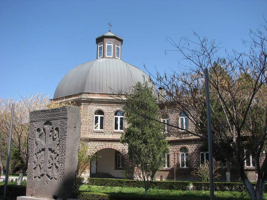 Территория Эчмиадзинского монастыря