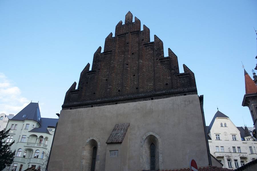 Староновая синагога  в еврейском квартале Праги