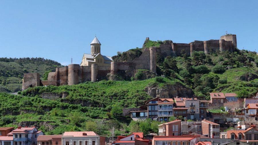 Древняя крепость в грузинской столице