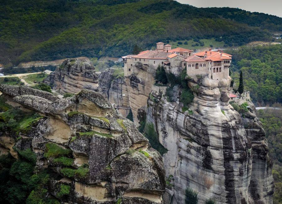 Православные монастыри на скалистых вершинах