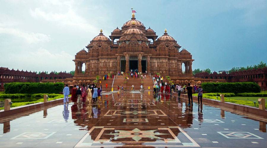 Посещение храмов в Дели 