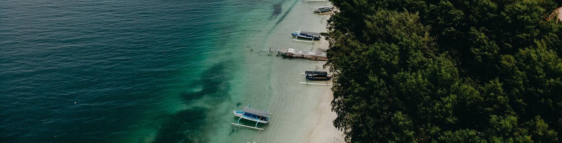 Остров Ломбок второй по популярности после Бали пляжный курорт Индонезии