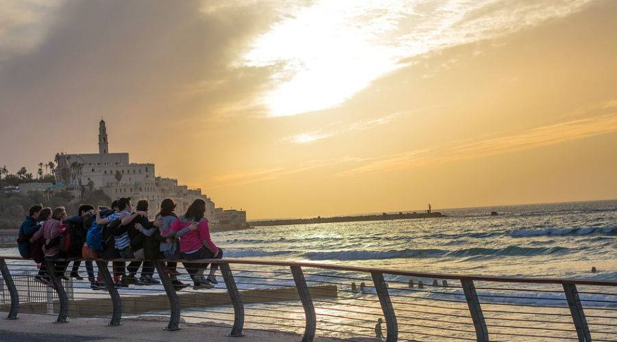 Отдых на набережной в Тель-Авиве 