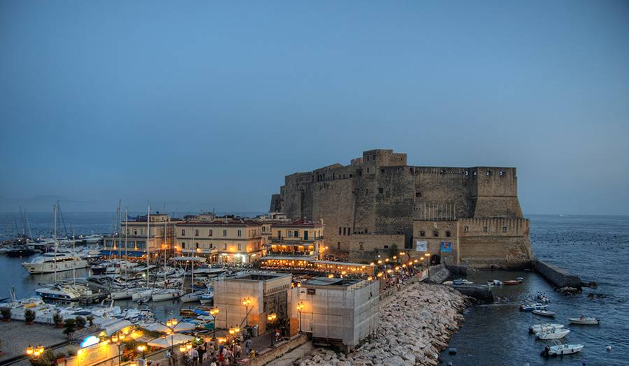 Неаполь, замок Яйца на закате