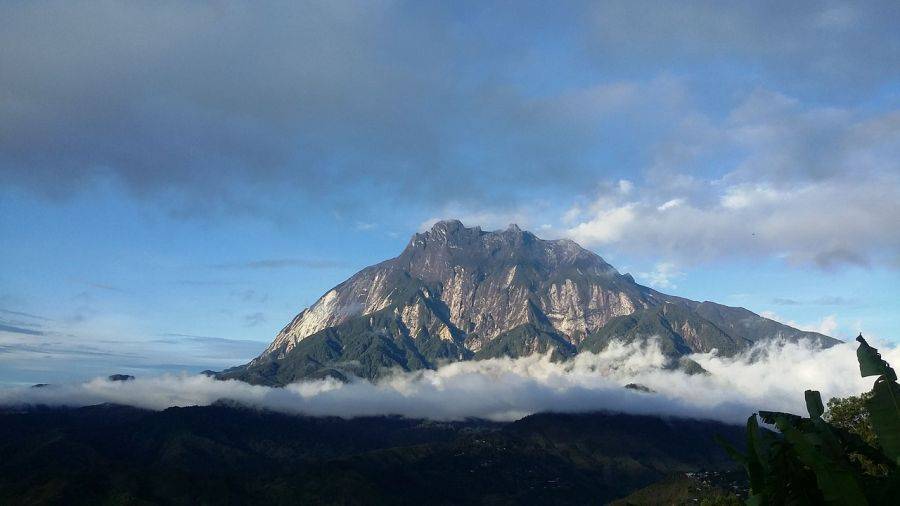 Гора Кинобалу четвертая по высоте гора в Юго-Восточной Азии