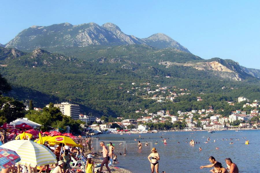 Городские пляжи в Герцег-Нови