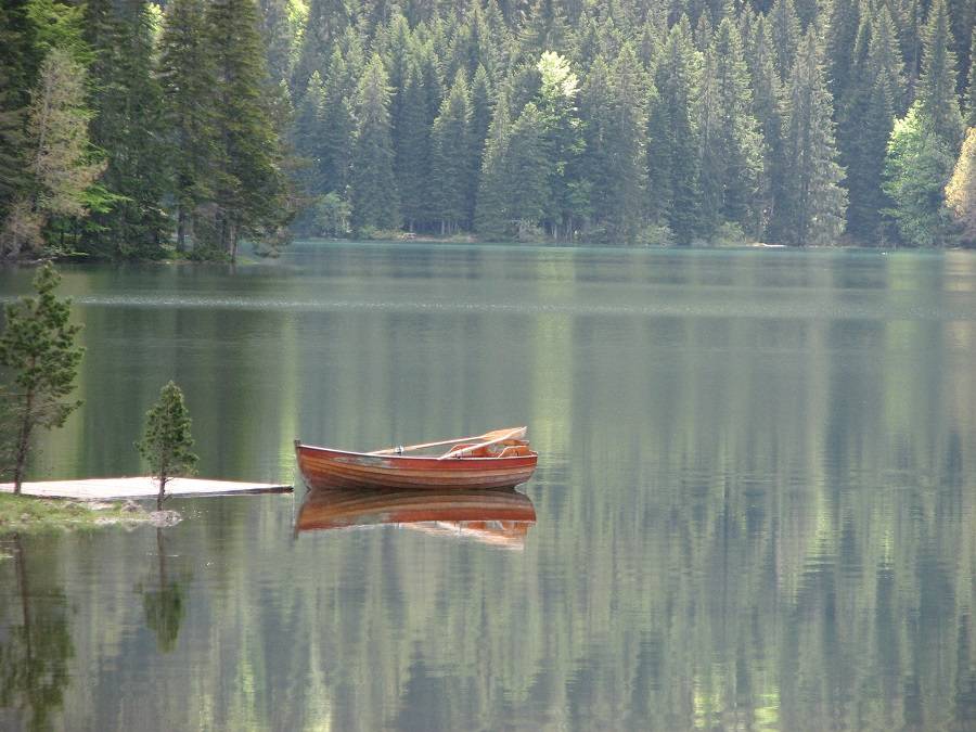 Необыкновенная красота Черного озера