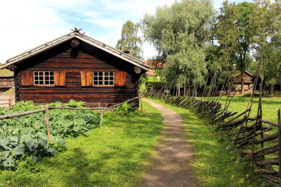 Норвежский народный музей под открытым небом площадью 14 гектаров