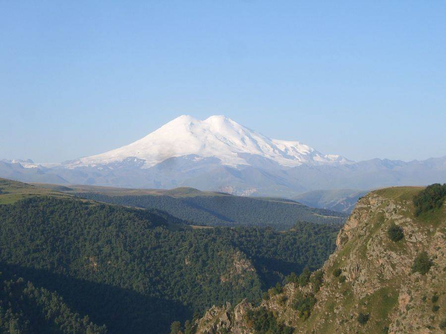 Гора Эльбрус, входящая в список высочайших вершин планеты