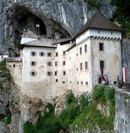 Предъямский замок в скале, Словения