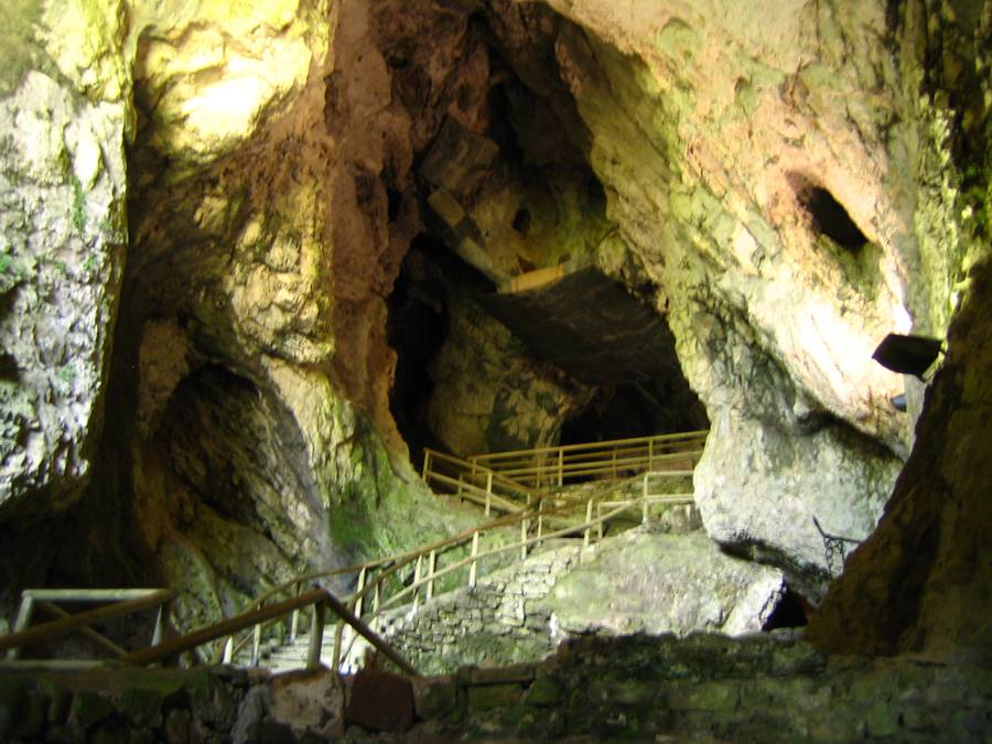 Подземелье и пещеры Предъямского замка