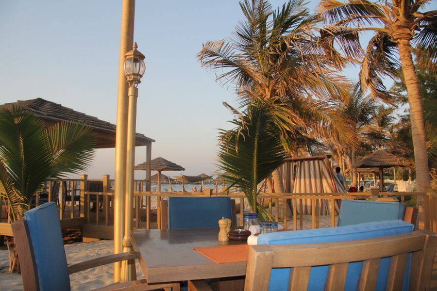 Уютные кафе на берегу Персидского залива позволят хорошо расслабиться и отдохнуть