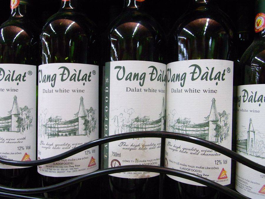 Приятное качественное белое вино от известного производителя «Vang Dalat»